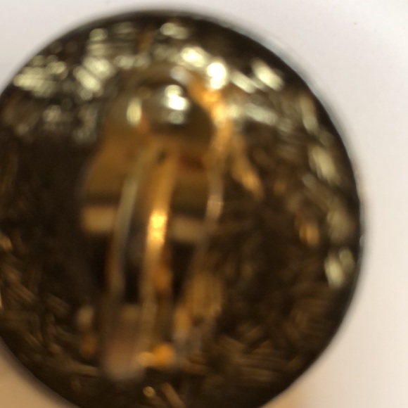 VINTAGE GIVENCHY  GOLD TONE AND PEARL ROUND CLIP-ON EARRINGS - Picture 11 of 15